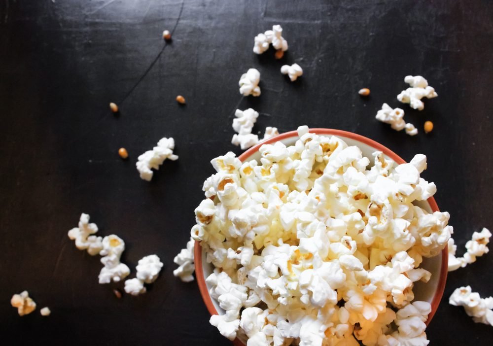 Hosting a Movie Night at Home: Tips for a Cinematic Experience