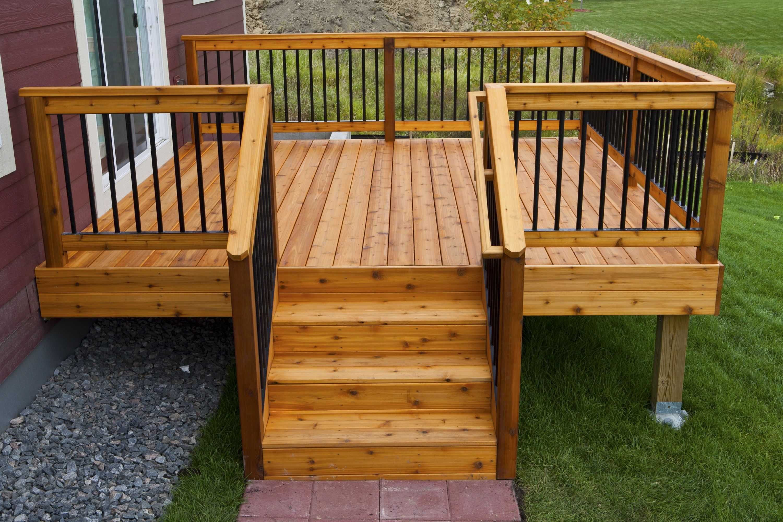 Réaliser une Terrasse en Bois: Étapes et Conseils