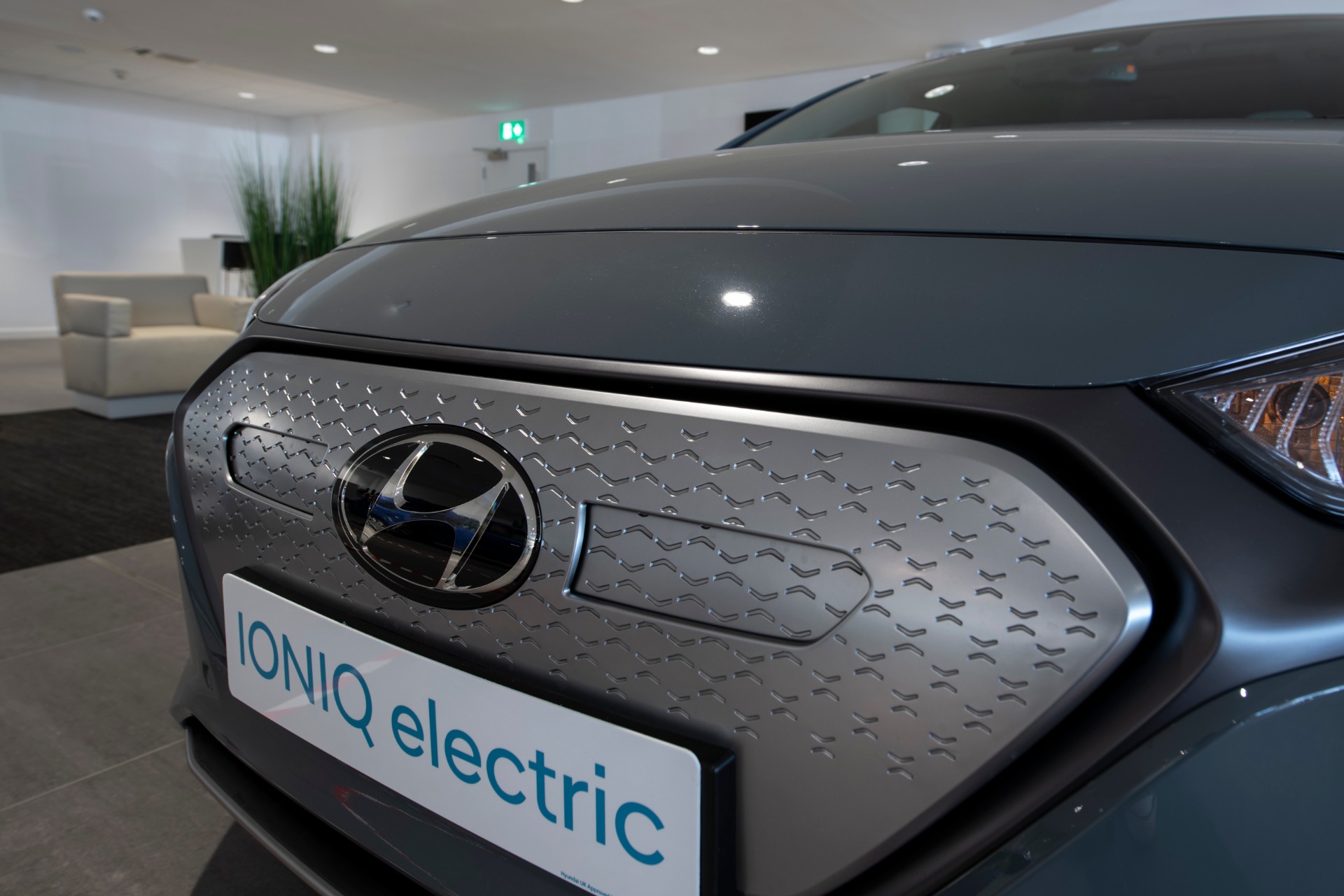 Understanding Hybrid Cars: Benefits and Drawbacks