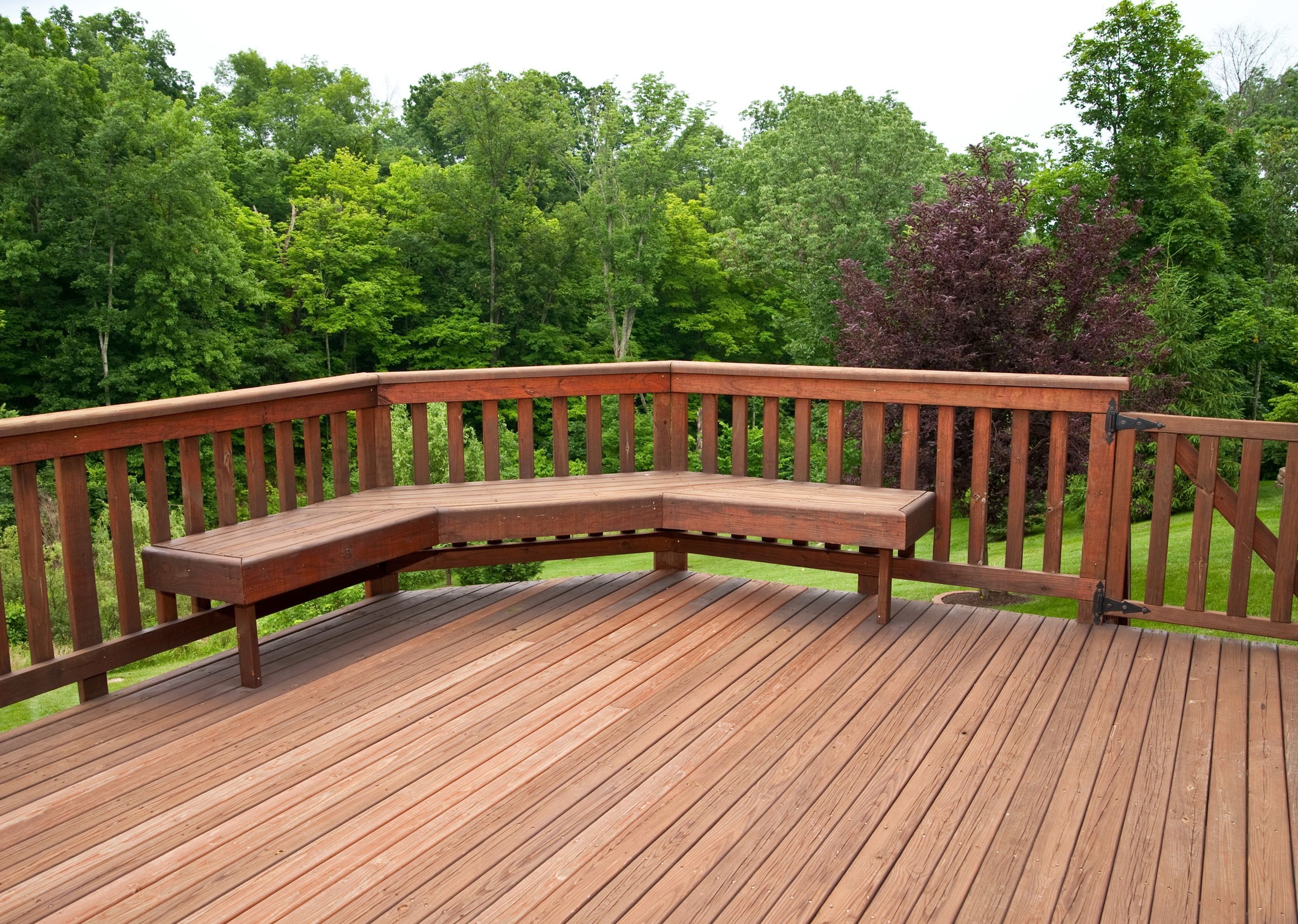 Réaliser une Terrasse en Bois: Étapes et Conseils