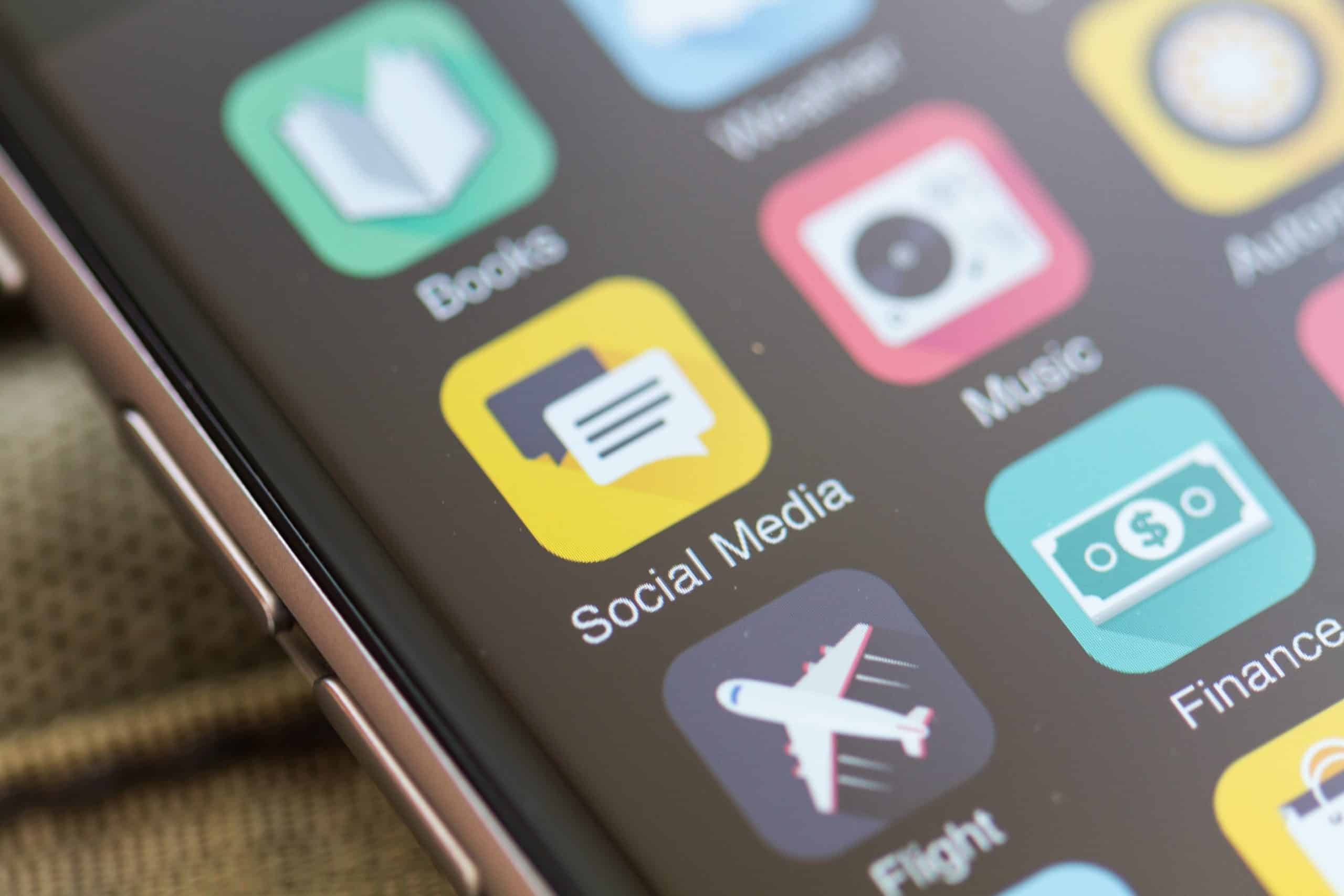 Digital Waves: Trends Transforming Online Behavior