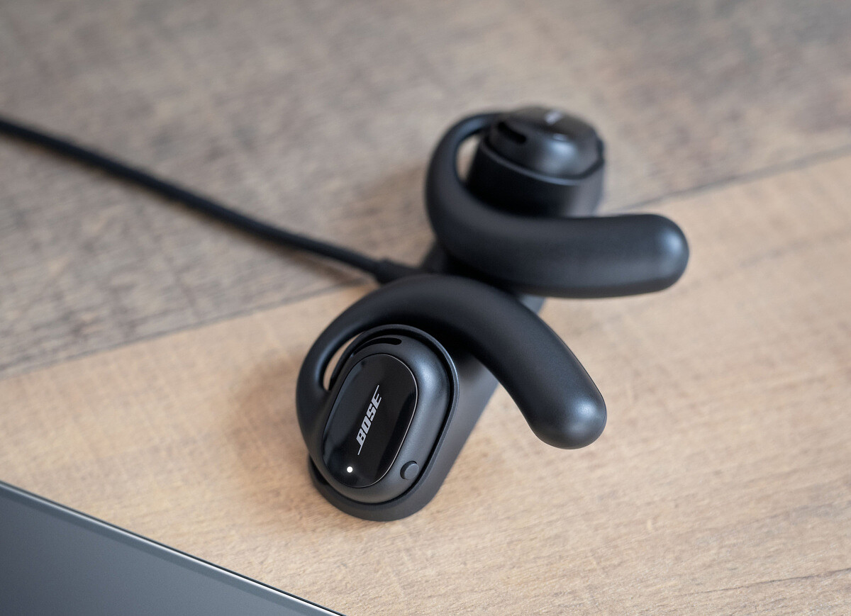 Headphones vs Earbuds: Which Listening Style Fits You?