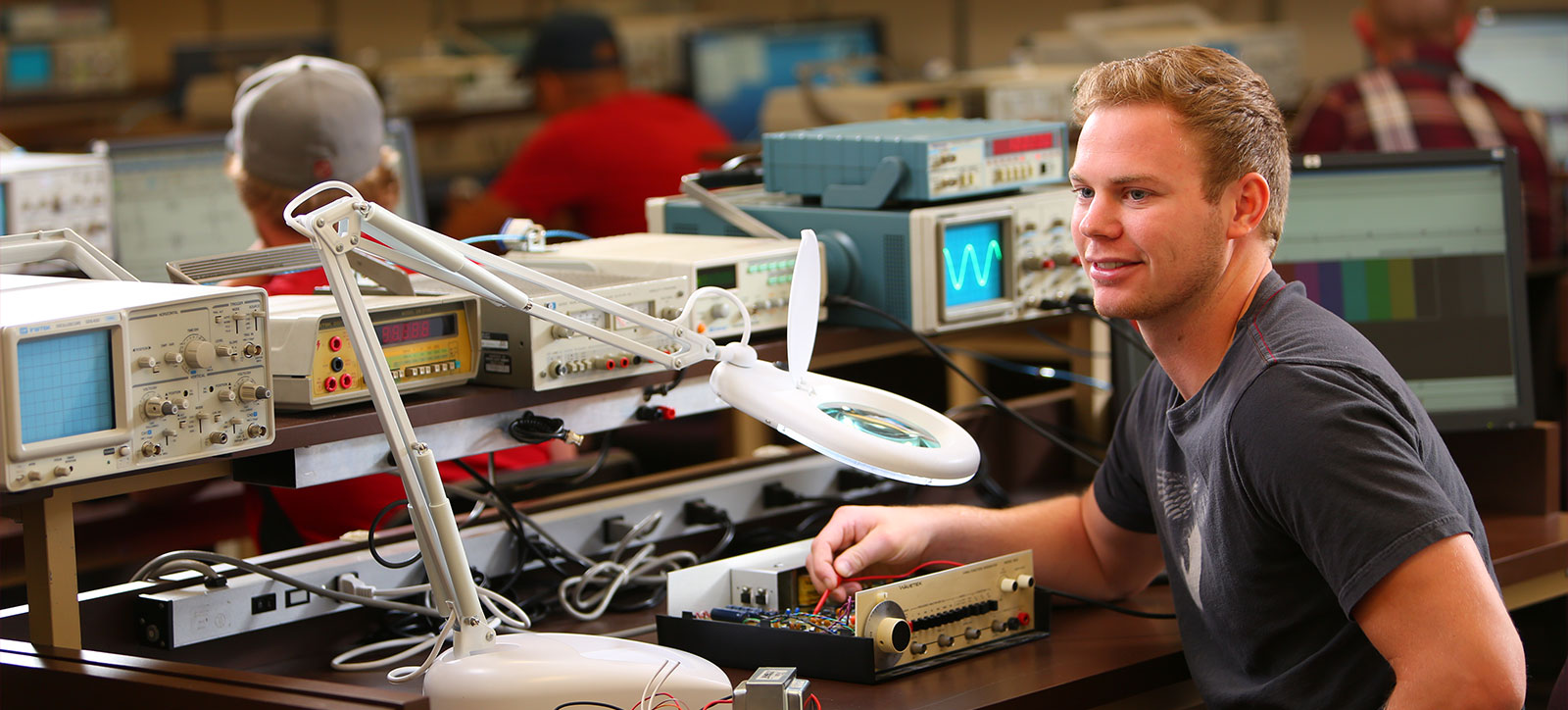 Carreras en Tecnología: Oportunidades y Retos