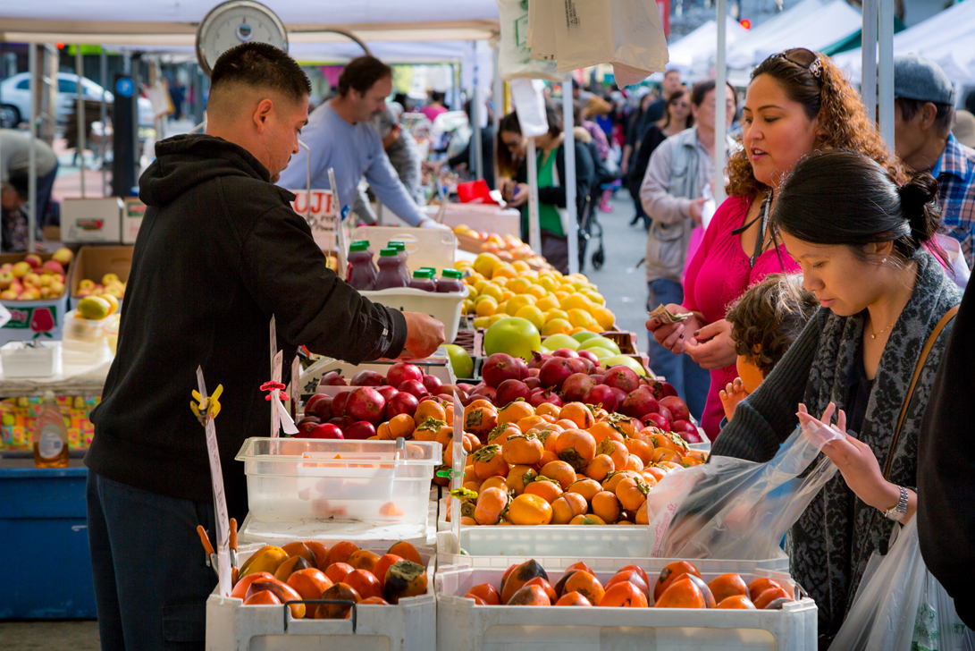 Delicias del Mercado: Descubriendo Sabores Locales