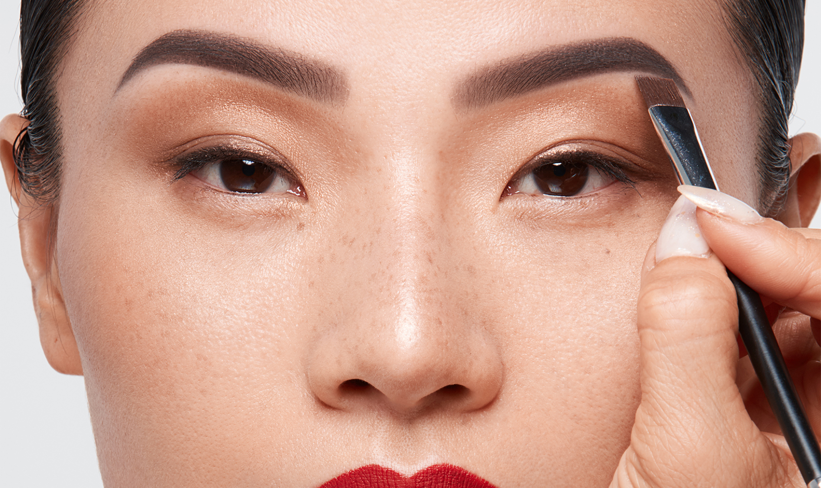 Brow Shaping Guide: Frame Your Face with Confidence