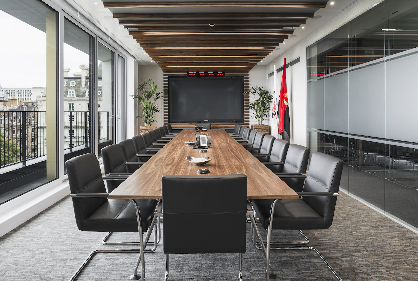 Make Meetings Work: Agendas That Save Time